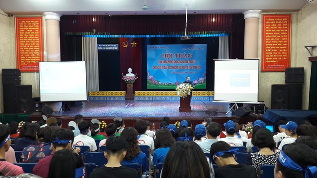 Hội thảo “Tăng cường phòng, chống tác hại của thuốc lá cho các cơ sở giáo dục thuộc Bộ” tại trường CĐ VHNT Việt Bắc - Ảnh 1.