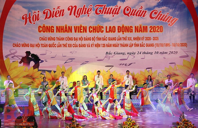 Bắc Giang: Tuyên truyền văn hóa, văn nghệ, thể dục thể thao chào mừng, kỷ niệm các ngày lễ lớn của đất nước năm 2021 - Ảnh 1.