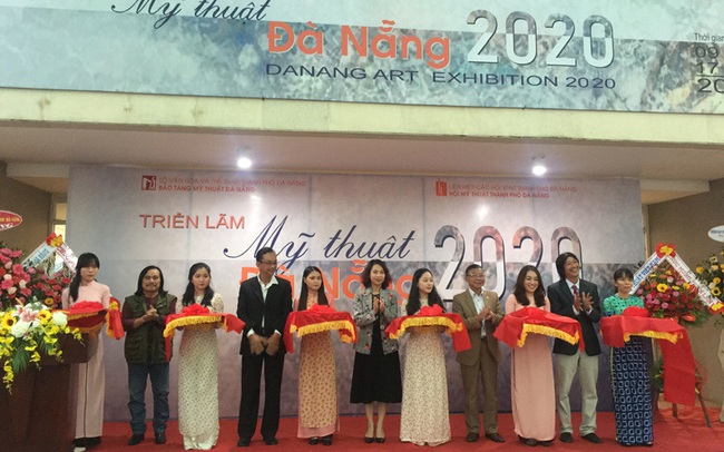 Sắc màu trong Triển lãm Mỹ thuật Đà Nẵng năm 2020 - Ảnh 1.