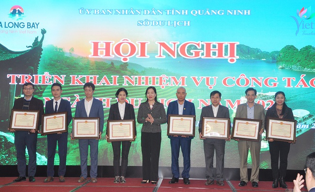 Quảng Ninh phấn đấu đạt 10 triệu khách du lịch năm 2021  - Ảnh 1.