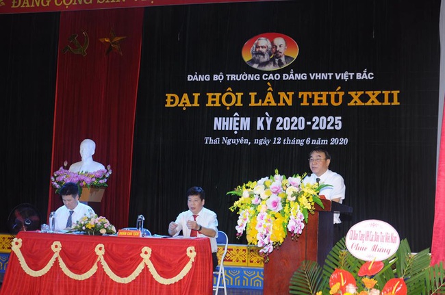 Đại hội Đảng bộ Trường Cao đẳng Văn hóa nghệ thuật Việt Bắc nhiệm kỳ 2020 - 2025 diễn ra thành công tốt đẹp - Ảnh 1.
