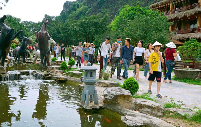 Ninh Bình: Cải thiện môi trường đầu tư, tạo sức hấp dẫn cho ngành Du lịch - Ảnh 1.