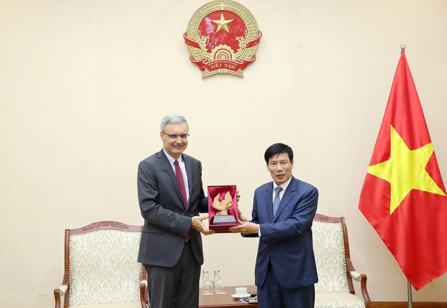 Bộ trưởng Nguyễn Ngọc Thiện tiếp Đại sứ Cộng hòa Pháp tại Việt Nam - Ảnh 2.