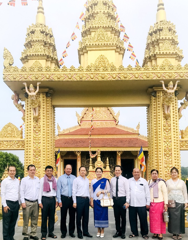Đại sứ Campuchia tại Việt Nam thăm Làng Văn hóa-Du lịch các dân tộc Việt Nam - Ảnh 3.