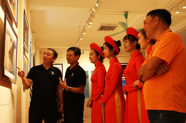 13 tác giả được trao giải tại cuộc thi ảnh &quot;Quảng Ninh hội tụ và lan tỏa&quot; - Ảnh 4.