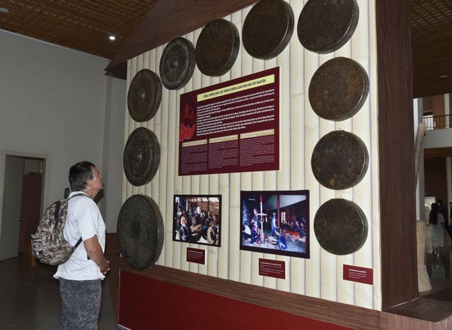 Bảo tàng tỉnh Đắk Lắk ứng dụng công nghệ hiện đại trên 130 hiện vật trưng bày - Ảnh 1.