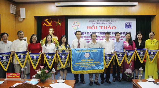 Bắc Giang: Hội thảo Nhóm hợp tác phát triển văn học nghệ thuật - Ảnh 3.