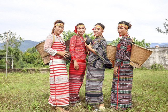 Khánh Hòa: Thực hiện kiểm kê trang phục truyền thống dân tộc thiểu số tại 6 địa phương - Ảnh 1.