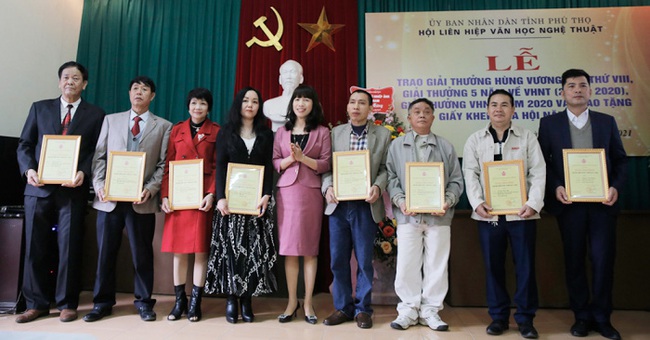 Phú Thọ: 5 tác giả được nhận Giải thưởng Hùng Vương về văn học nghệ thuật lần thứ VIII - Ảnh 5.