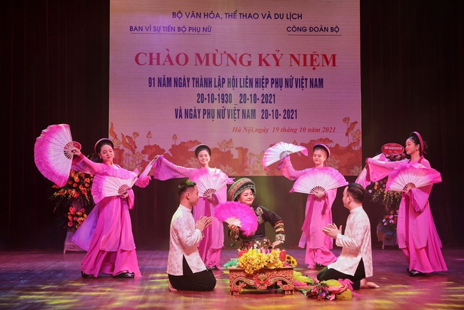 Bộ VHTTDL tổ chức gặp mặt kỷ niệm 91 năm ngày thành lập Hội Liên hiệp phụ nữ Việt Nam - Ảnh 7.