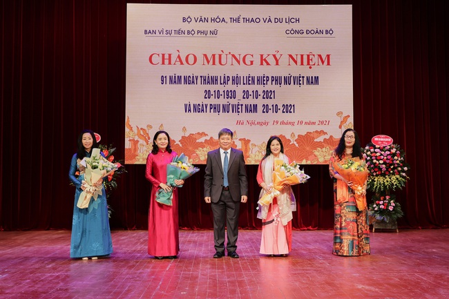 Bộ VHTTDL tổ chức gặp mặt kỷ niệm 91 năm ngày thành lập Hội Liên hiệp phụ nữ Việt Nam - Ảnh 4.