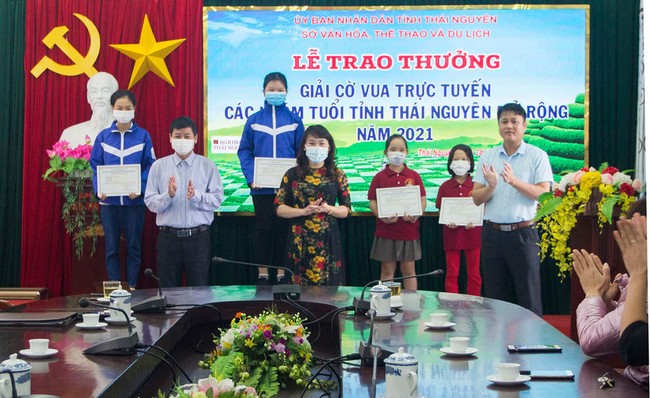 Giải cờ vua trực tuyến tỉnh Thái Nguyên mở rộng năm 2021: 56 bộ huy chương được trao cho các vận động viên xuất sắc - Ảnh 1.