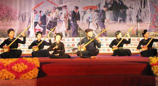 Khôi phục và giữ gìn giá trị nghệ thuật dân gian các dân tộc tỉnh Hà Giang - Ảnh 1.