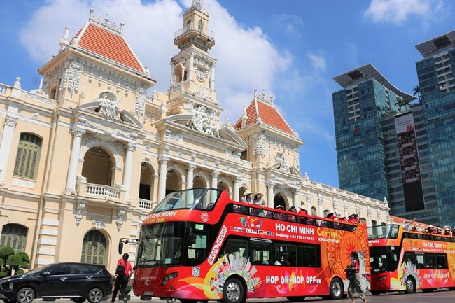 Thành phố Hồ Chí Minh dự kiến đón khách quốc tế từ tháng 12-2021 - Ảnh 1.
