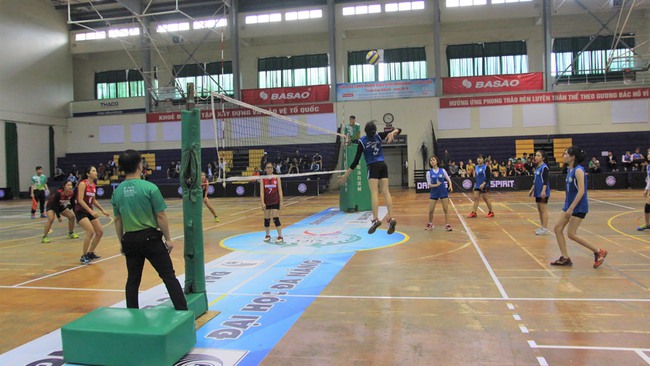 23 CLB tranh tài tại giải Vô địch bóng chuyền các CLB thành phố Đà Nẵng 2021 - Ảnh 1.