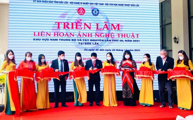 Triển lãm ảnh nghệ thuật khu vực Nam Trung Bộ và Tây Nguyên lần thứ 26 năm 2021 - Ảnh 1.