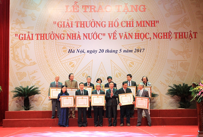 Lấy ý kiến nhân dân danh sách xét tặng "Giải thưởng Hồ Chí Minh", "Giải thưởng Nhà nước" về VHNT năm 2021 - Ảnh 1.