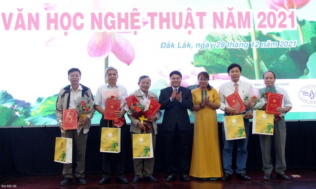 Đắk Lắk: Hội Văn học - Nghệ thuật tỉnh tạo điều kiện cho hội viên sáng tác - Ảnh 1.