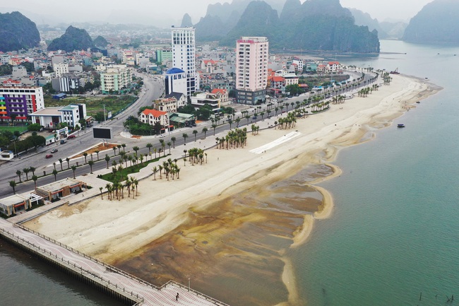 Quảng Ninh kỳ vọng đón 6 triệu lượt du khách trong mùa hè - Ảnh 2.