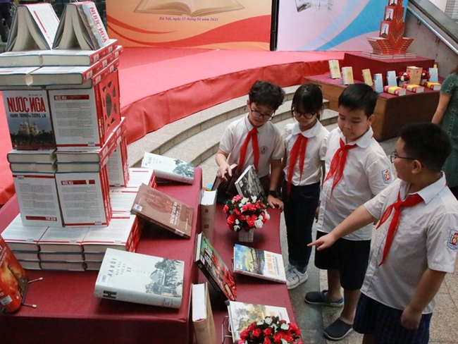 Nhiều hoạt động hấp dẫn trong Ngày sách và văn hoá đọc tại Thư viện Hà Nội - Ảnh 2.