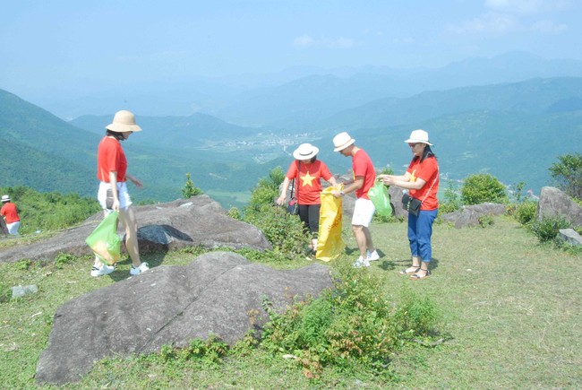 Quảng Ninh: Phát triển du lịch phải đảm bảo an toàn dịch bệnh - Ảnh 1.