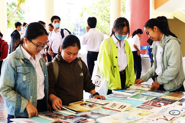 Khánh Hòa: Tiếp tục phát triển văn hóa đọc trong cộng đồng - Ảnh 1.