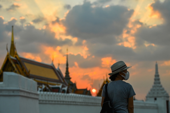Thái Lan dự kiến áp dụng thu phí du khách từ tháng 4/2022 - Ảnh 1.