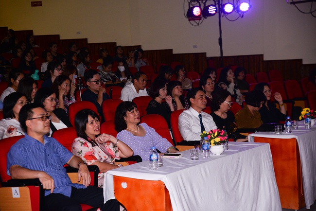 Trường Đại học Văn hóa Hà Nội tổ chức Hội diễn văn nghệ chào mừng 40 năm Ngày Nhà giáo Việt Nam - Ảnh 1.