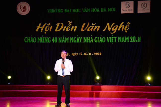 Trường Đại học Văn hóa Hà Nội tổ chức Hội diễn văn nghệ chào mừng 40 năm Ngày Nhà giáo Việt Nam - Ảnh 2.