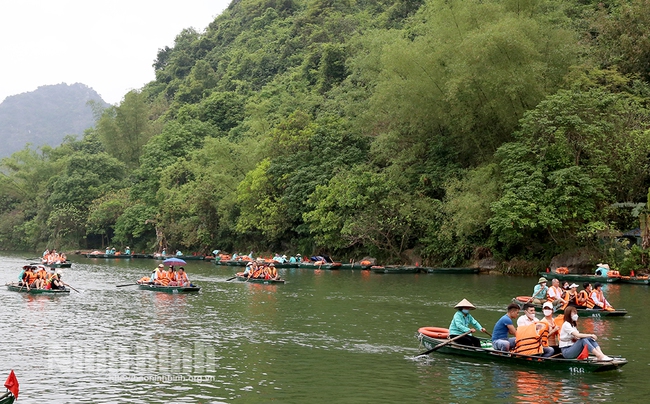 Ninh Bình: Khắc phục những hạn chế để phát triển du lịch bền vững - Ảnh 1.