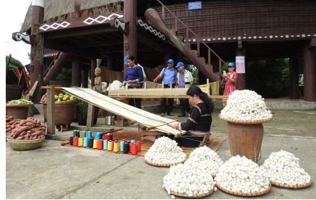 Bảo tồn văn hóa các dân tộc thiểu số ở Kon Tum, một hành động nhiều mục tiêu - Ảnh 1.