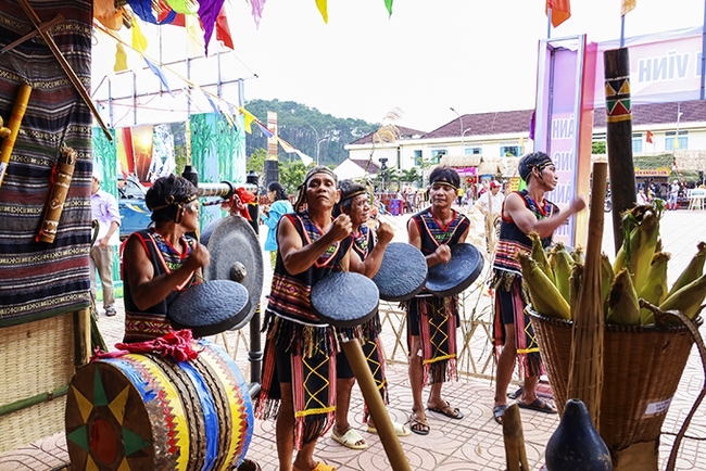 Khánh Hòa quan tâm phát triển đời sống văn hóa - Ảnh 1.