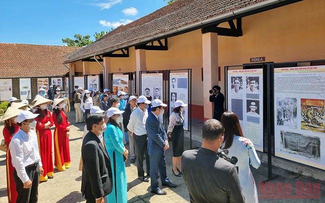 Triển lãm chuyên đề &quot;Côn Đảo-Đà Lạt, điểm kết nối văn hóa và du lịch&quot; - Ảnh 1.