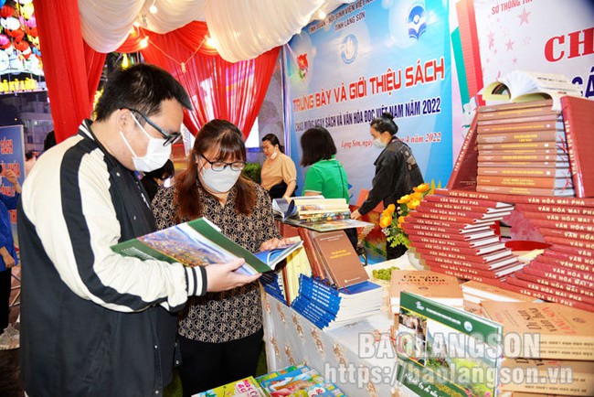 Lạng Sơn: Nhiều hoạt động đưa sách đến cộng đồng - Ảnh 1.