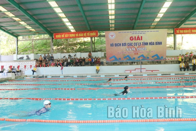 Giải Vô địch bơi các cự ly tỉnh Hòa Bình năm 2022 - Ảnh 1.