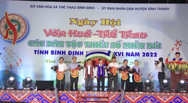 Tưng bừng Ngày hội VHTT các dân tộc thiểu số miền núi tỉnh Bình Định - Ảnh 2.