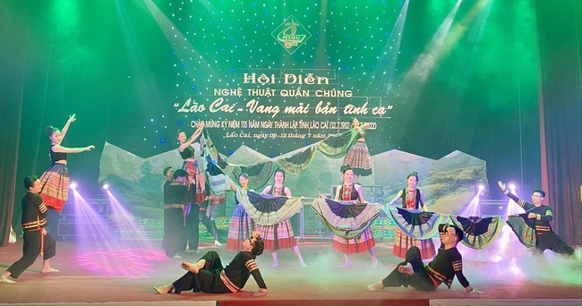 Khai mạc Hội diễn nghệ thuật quần chúng tỉnh Lào Cai năm 2022 - Ảnh 3.
