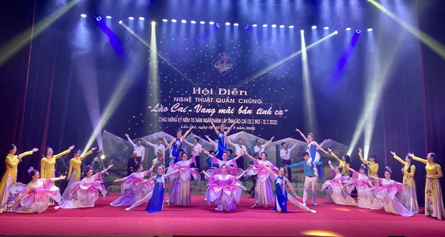 Khai mạc Hội diễn nghệ thuật quần chúng tỉnh Lào Cai năm 2022 - Ảnh 6.