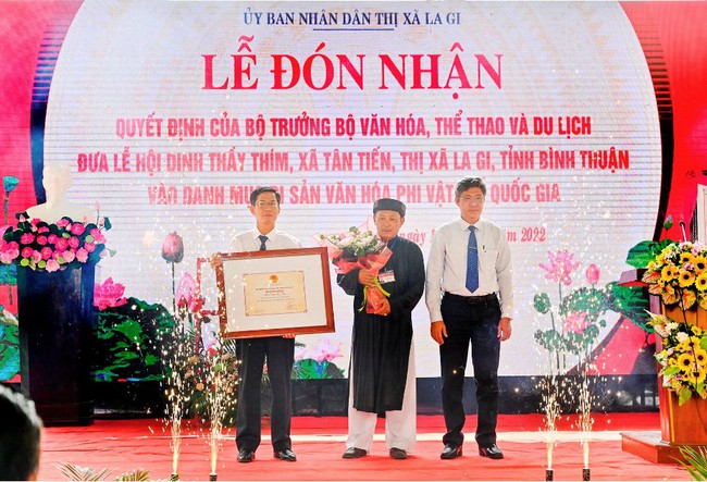 Bình Thuận: Lễ đón nhận Lễ hội Dinh Thầy Thím vào danh mục Di sản văn hóa phi vật thể quốc gia - Ảnh 1.