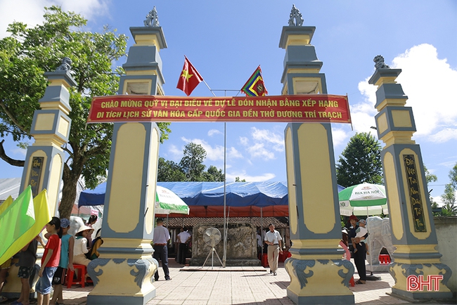 Hà Tĩnh: Đón bằng di tích lịch sử - văn hoá cấp Quốc gia đền thờ Dương Trí Trạch - Ảnh 1.