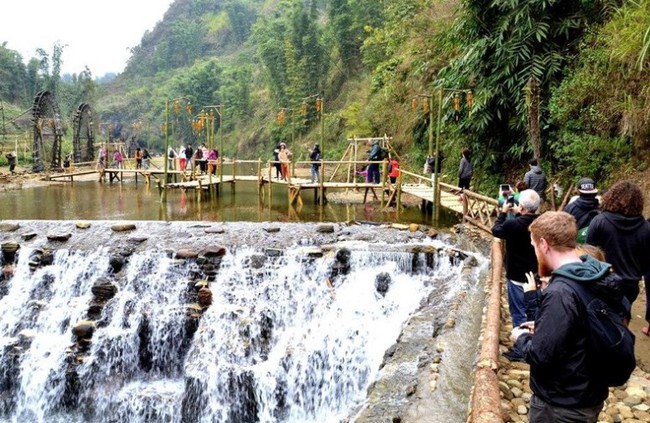 Xây dựng sản phẩm du lịch gắn với thiên nhiên, văn hóa bản địa để phát triển bền vững - Ảnh 1.