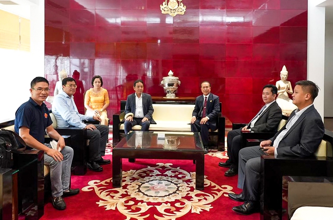 Thứ trưởng Hoàng Đạo Cương thăm và làm việc tại Campuchia - Ảnh 1.