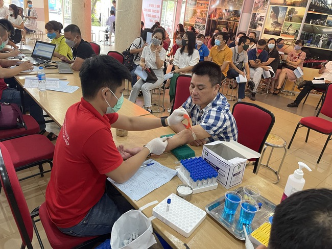 Công đoàn Bộ Văn hóa, Thể thao và Du lịch tổ chức hoạt động hiến máu tình nguyện - Ảnh 2.