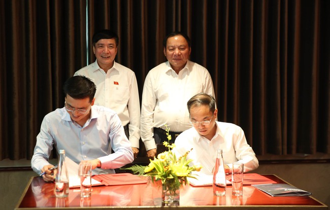 Truyền hình Quốc hội và Viện Phim Việt Nam ký kết thỏa thuận hợp tác giới thiệu, quảng bá Phim tài liệu - Ảnh 3.