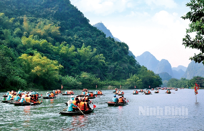 Khai thác tiềm năng du lịch vùng để phát triển bền vững - Ảnh 1.