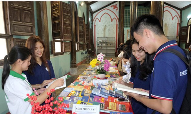 Hưởng ứng Ngày Sách và Văn hóa đọc Việt Nam: Tôn vinh giá trị của sách, phát triển văn hóa đọc - Ảnh 2.
