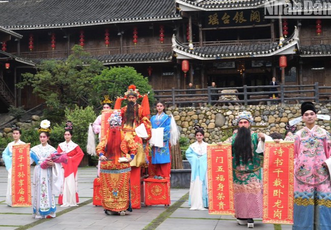 Phát triển du lịch gắn với bảo tồn văn hóa làng cổ ở Trung Quốc - Ảnh 3.