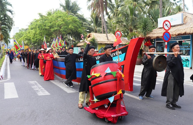 Khánh Hòa: Tổ chức lễ hội dân gian xứng tầm để thu hút du khách - Ảnh 1.