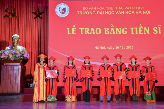 Trường Đại học Văn hóa Hà Nội: Bế giảng và trao bằng tốt nghiệp năm học 2022-2023 - Ảnh 3.