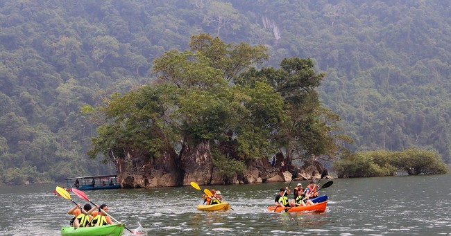 Cao Bằng, Bắc Kạn thu hút khách du lịch quốc tế - Ảnh 1.